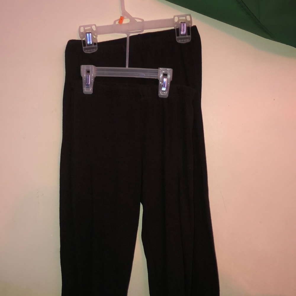 2 pairs of black leggings